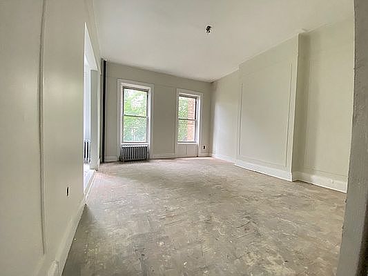 4th image of 182 Vernon Ave APT 4A