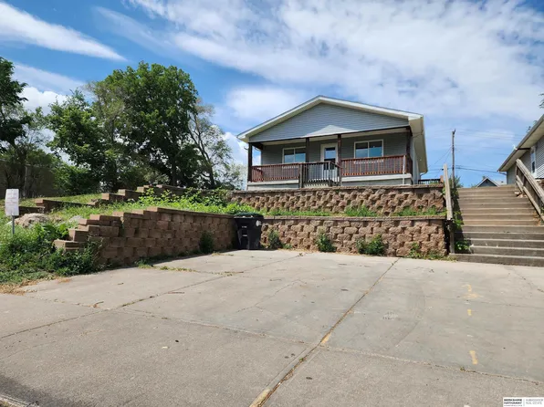 3334 Larimore Ave, Omaha, NE 68111