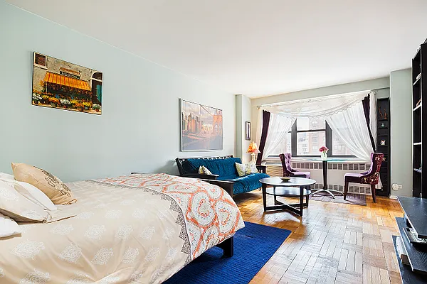 Sold by RES New York | media 30