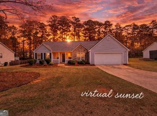 716 Manor Ridge Dr, Loganville, GA 30052