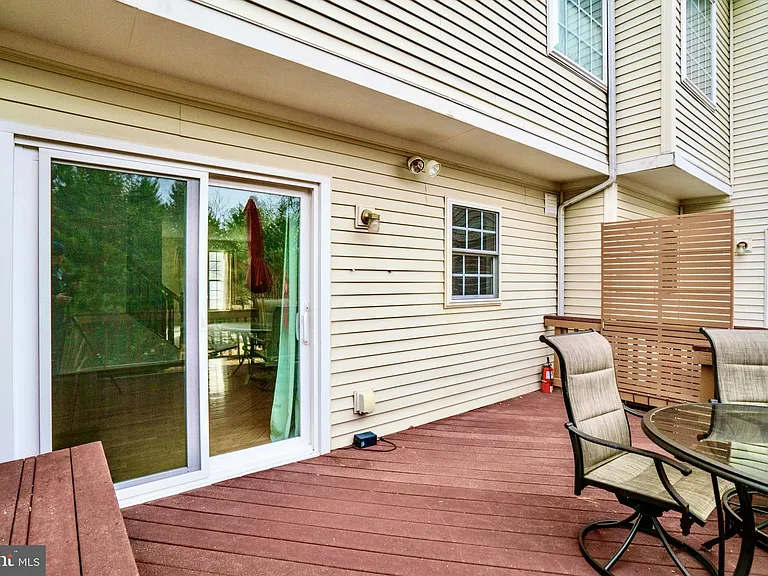 7372 Ardglass Dr — Photo 24