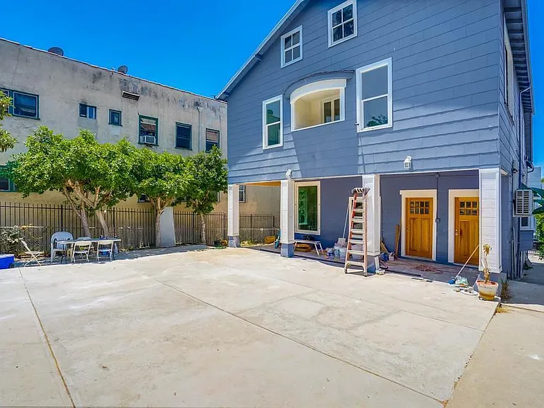 437 Coronado Ter #1/2 — Photo 40