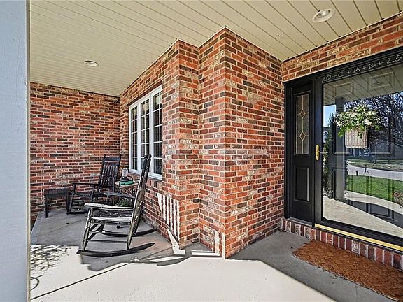 3rd image of 13090 Red Oak Ct