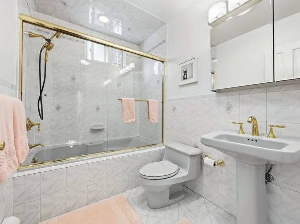 87 Sherman Place image 17 of 37