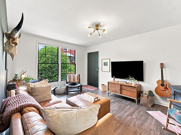 4th image of 609 Rosebank Ave #D