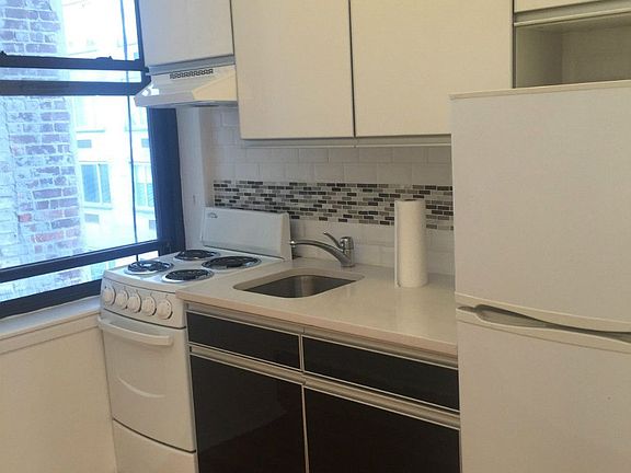 4th image of 229 E 67th St APT 4A