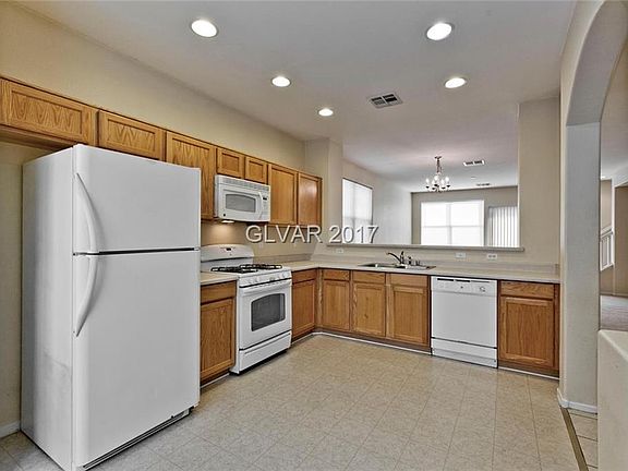 5th image of 7153 Picton Ave