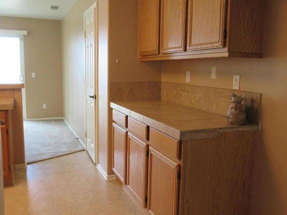 Entry to Kitchen