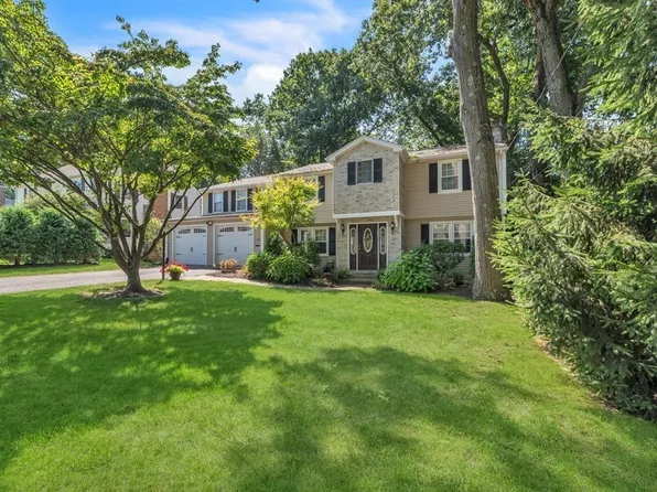 125 Hillcrest Ave, Longmeadow, MA 01106
