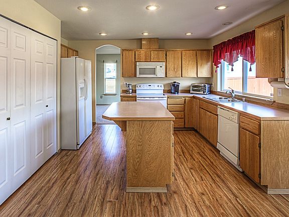 4th image of 8703 197th Street Ct E