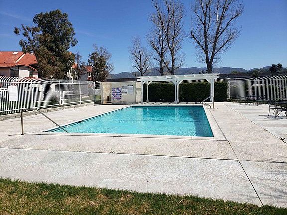 5th image of 27660 Nugget Dr APT 1