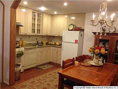 3rd image of 19 Forest Ln