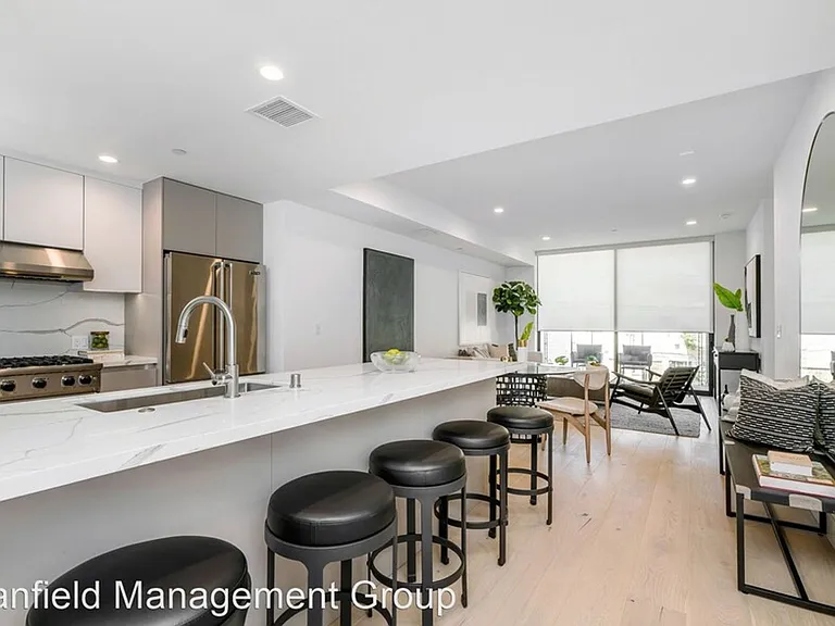 Reeves Place LA — Photo 8