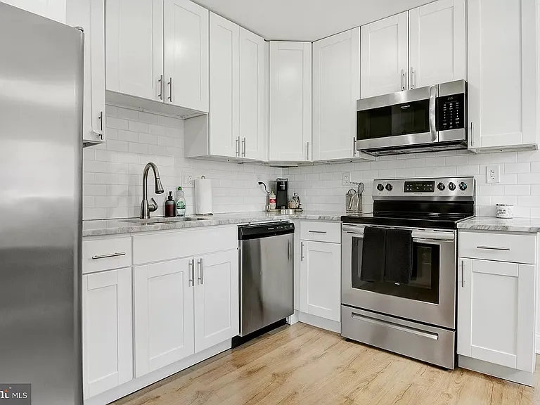 5906 Burgundy St #1 — Photo 9