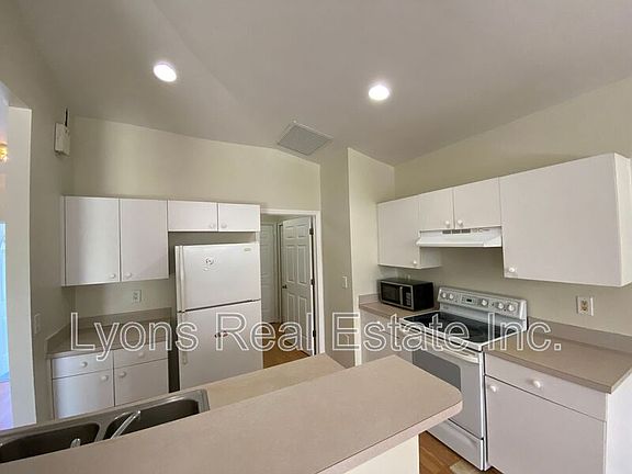 3rd image of 539 Alexia Ave S