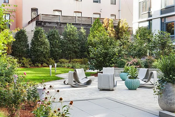 Rented by Greystar | media 24