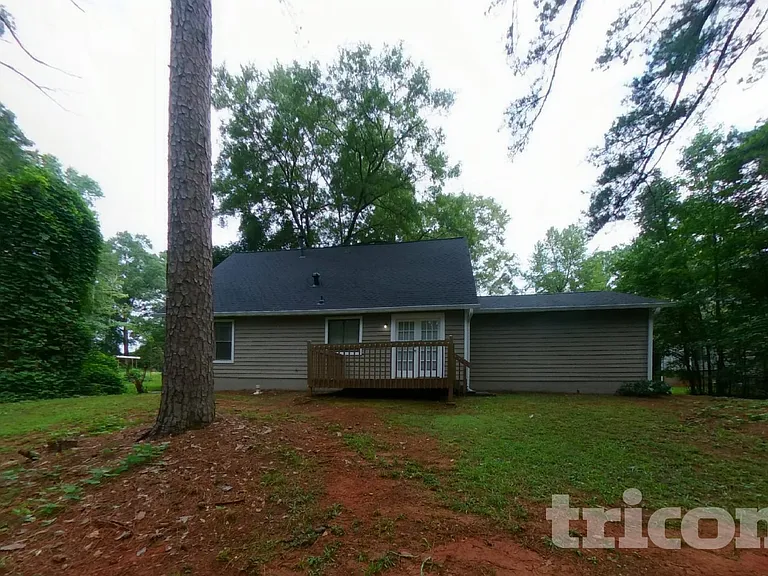 525 Windsor Dr SE — Photo 14