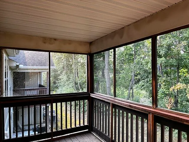 1357 Heatherwood Ln — Photo 14