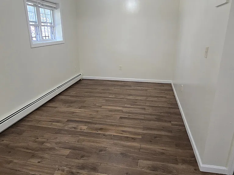 161 W Kingsbridge Rd — Photo 5