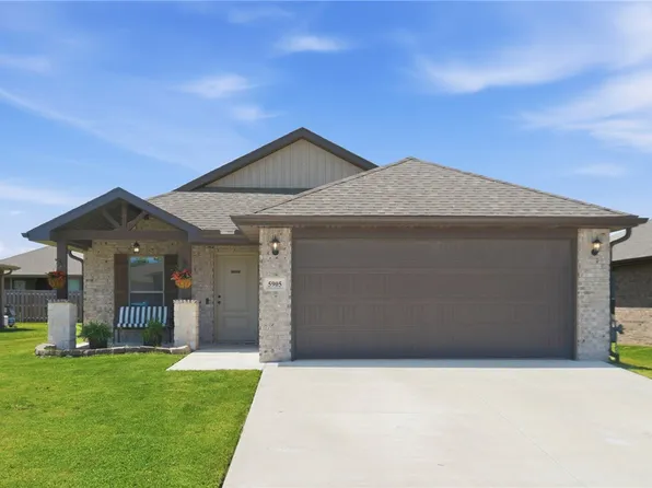 5905 NW Grant St, Bentonville, AR 72713