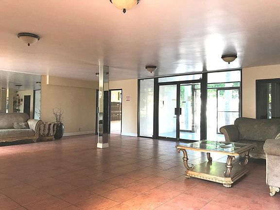 5th image of 1146 E Lexington Dr Unit 114
