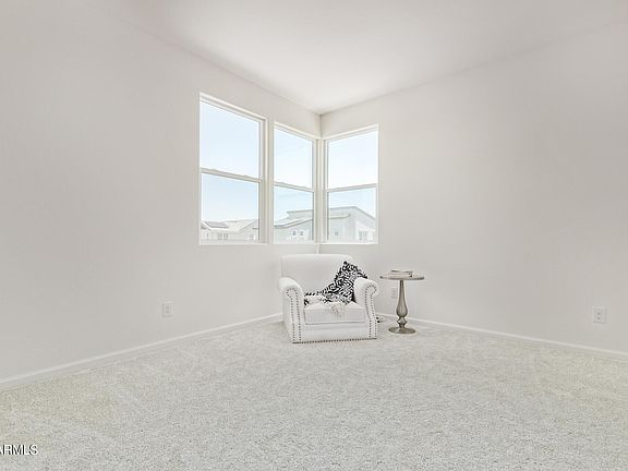 4th image of 15726 W Polk St