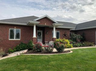 13902 Sage Valley Ct, Dubuque, IA 52002