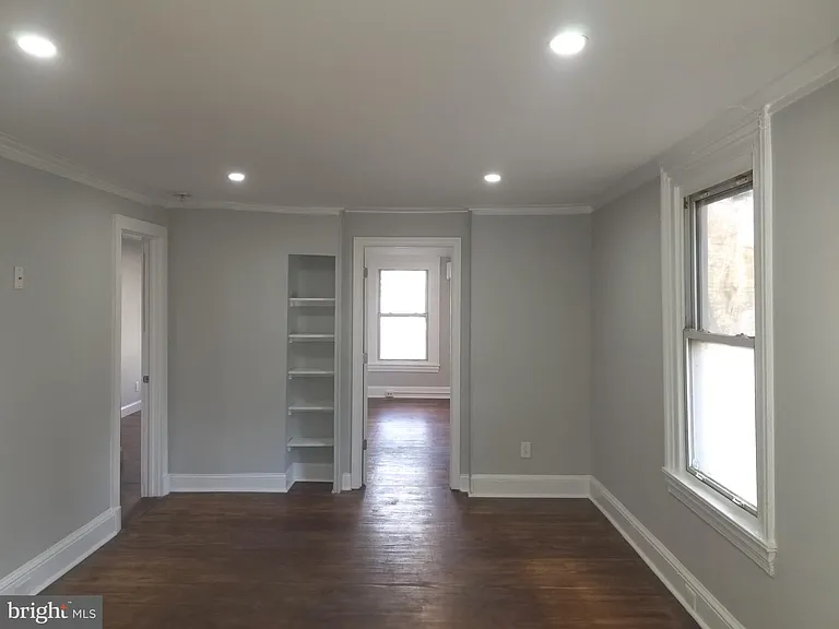 212 Warren St #3 — Photo 8