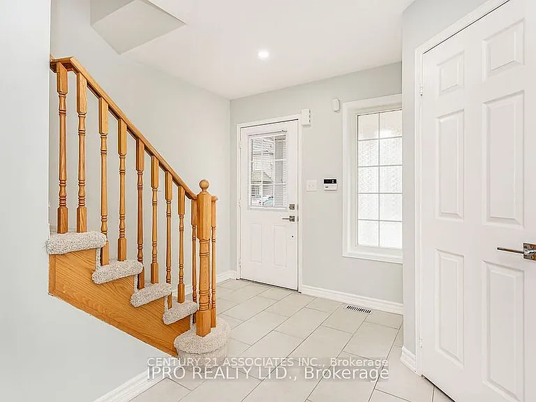 2410 Emerson Dr — Photo 5