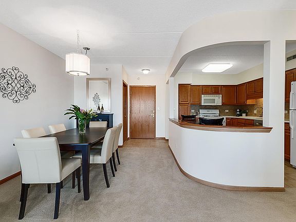 4th image of 1 N Beacon Pl APT 609