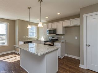 210 Pin Oak Ct, Norwalk, IA 50211