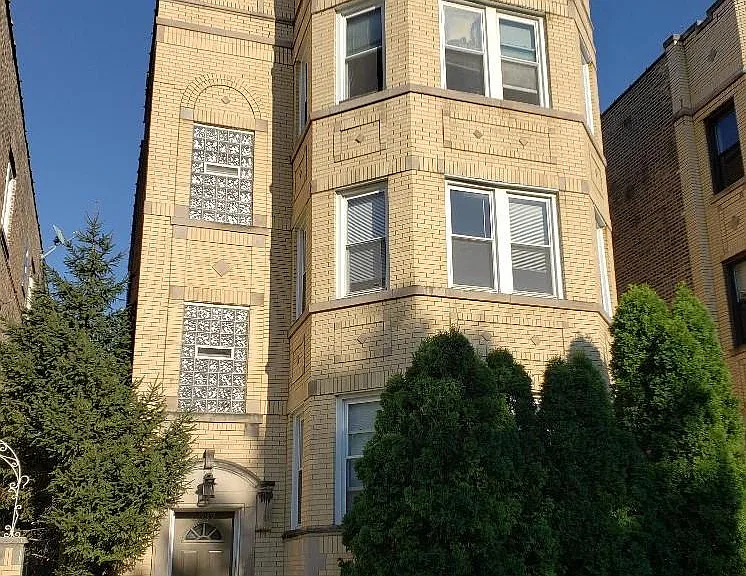 6037 N Mozart St — Photo 1