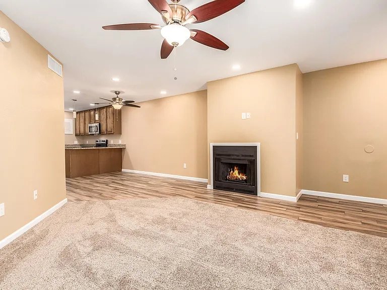 11640 N 51st Ave #216 — Photo 9