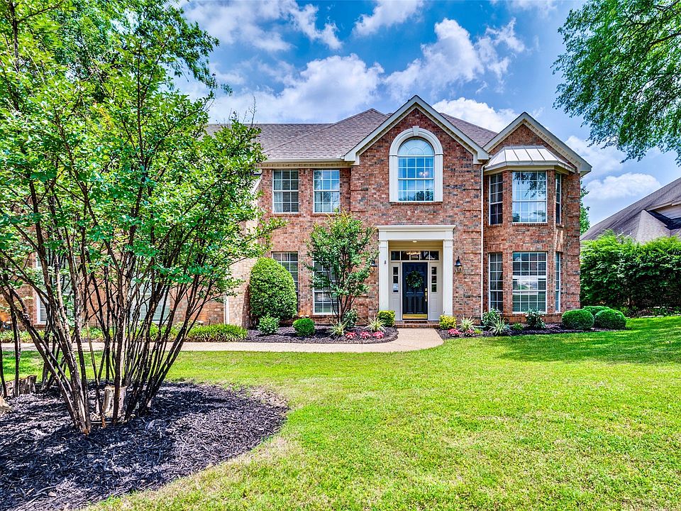 1st image of 803 Caroline Ln