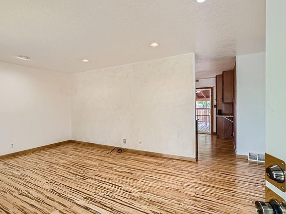 4th image of 2408 W 15th St