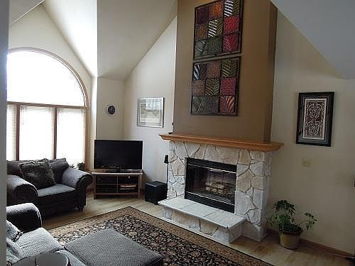 2nd image of 11120 W Clarke St