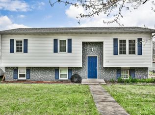 2210 Kay Dr, West Plains, MO 65775