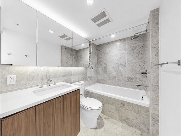 5th image of 433 SW Marine Dr #2007