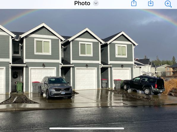 1524 SE Honeysuckle Loop Unit A
