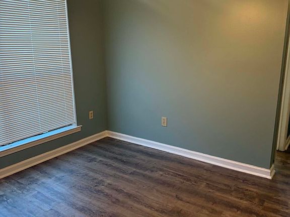 4th image of 3101 Chase Ln
