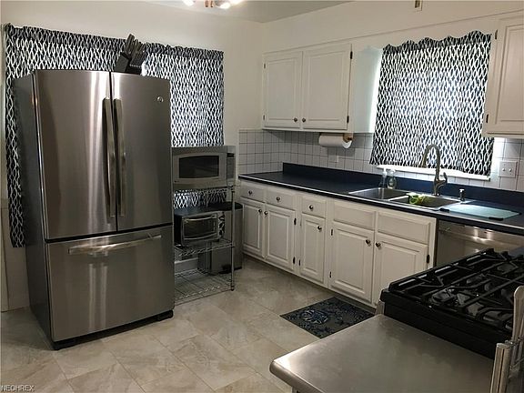 2nd image of 968 Brucewood Dr SE