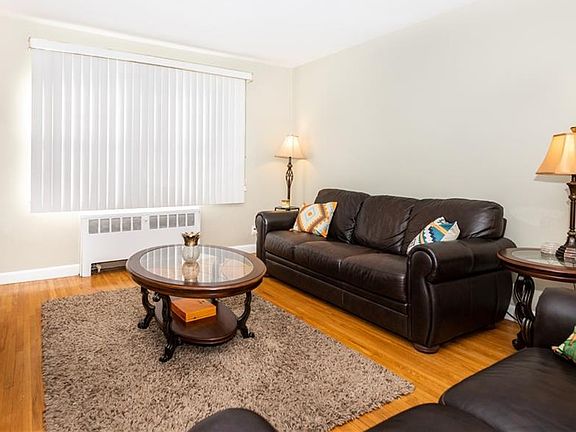 4th image of 37 Fieldstone Dr APT D1
