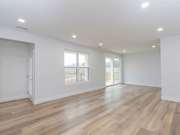 5th image of 102 Topsail Dr
