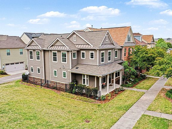 2nd image of 9207 Giralda Walk