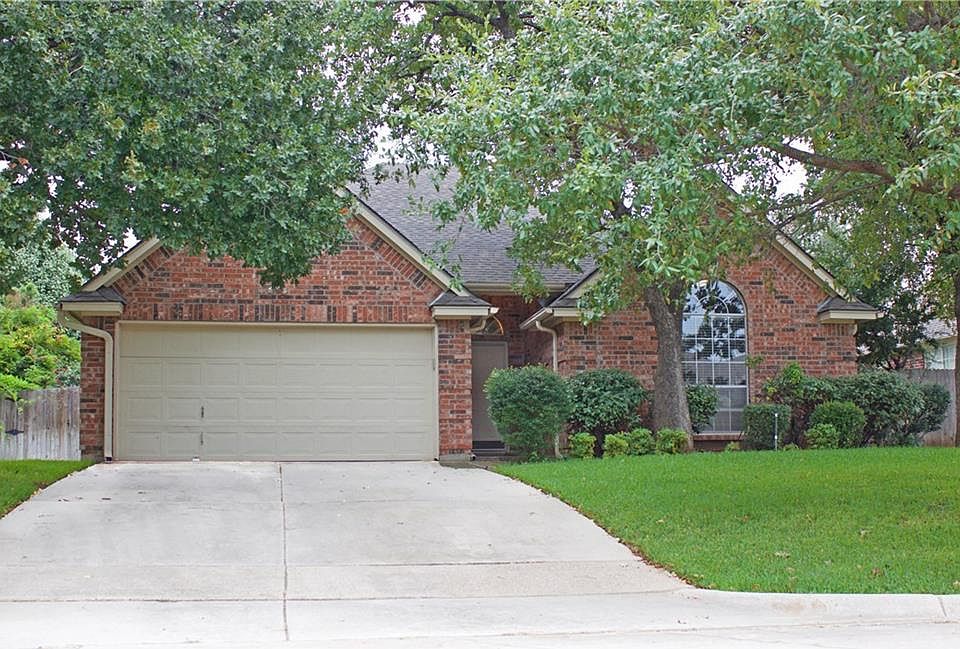 1st image of 2612 Briargrove Dr