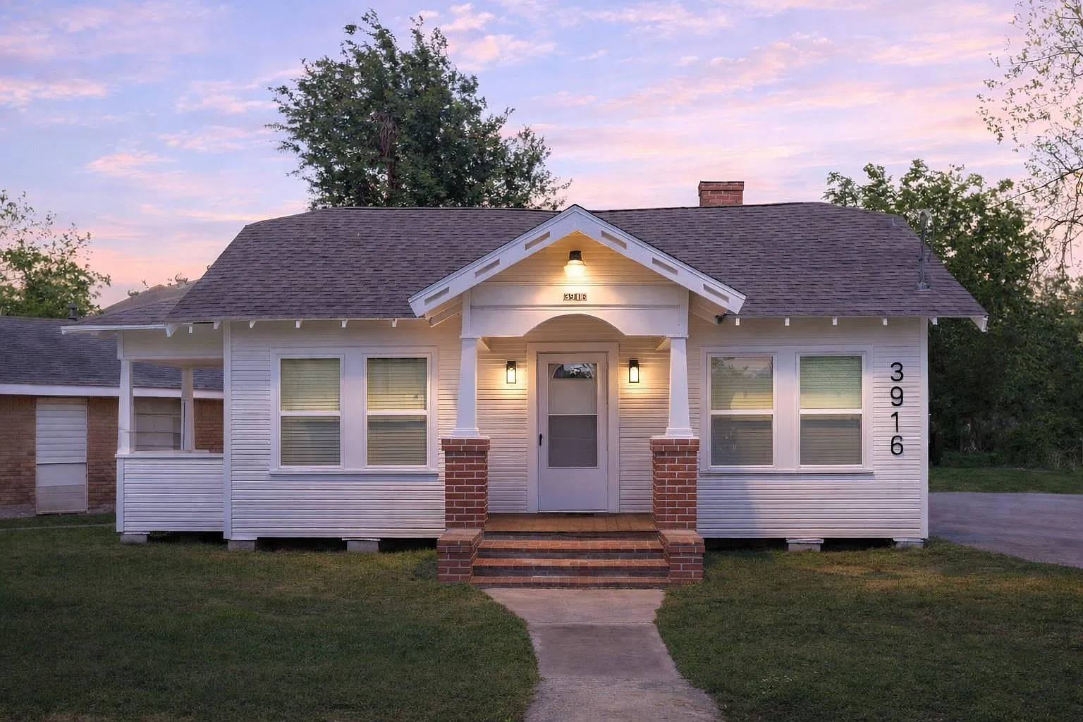 3 bed, 2.0 bath, 1316 sqft, $2,500 — Photo 1