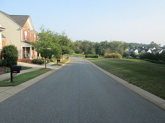 3rd image of 3910 Conner Glenn Dr