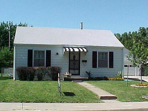 Delightful 2 Bedroom Ranch Boosts a New Roof!!