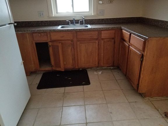 3rd image of 7512 Orchard Ave #2