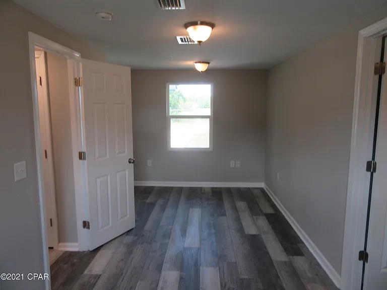 9809 Clarence St — Photo 12